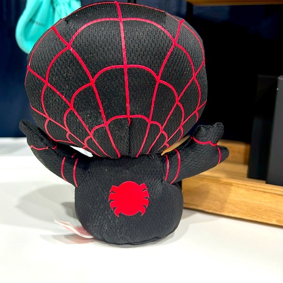 TY Spider-Man
(Miles Morales)
MARVEL
marvel.com
© Marvel Black red sparkle eyes - Picture 4 of 5